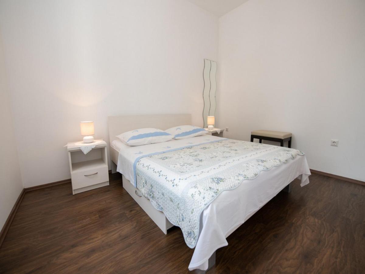 Apartment Marina With Sea View 로브란 외부 사진